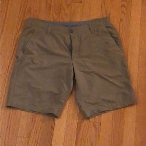 Under Armour Stretch Chino Shorts. W38. EUC
